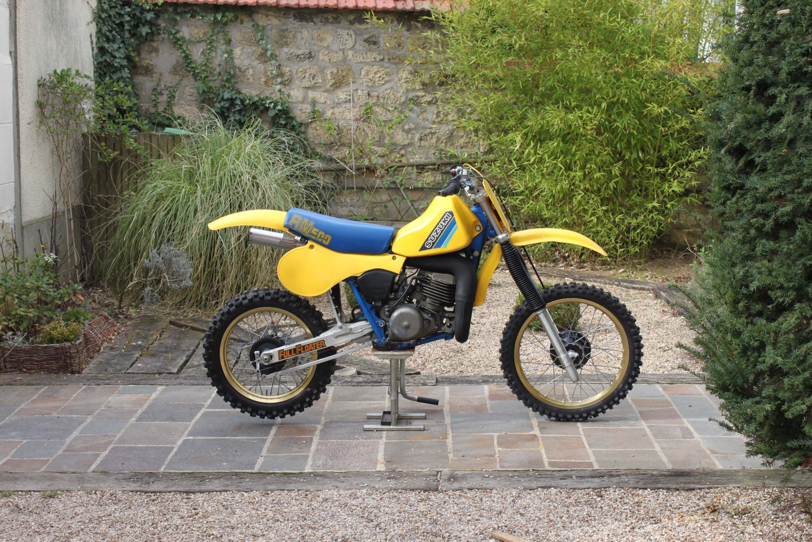  Suzuki  RM  500  Maurice Garage